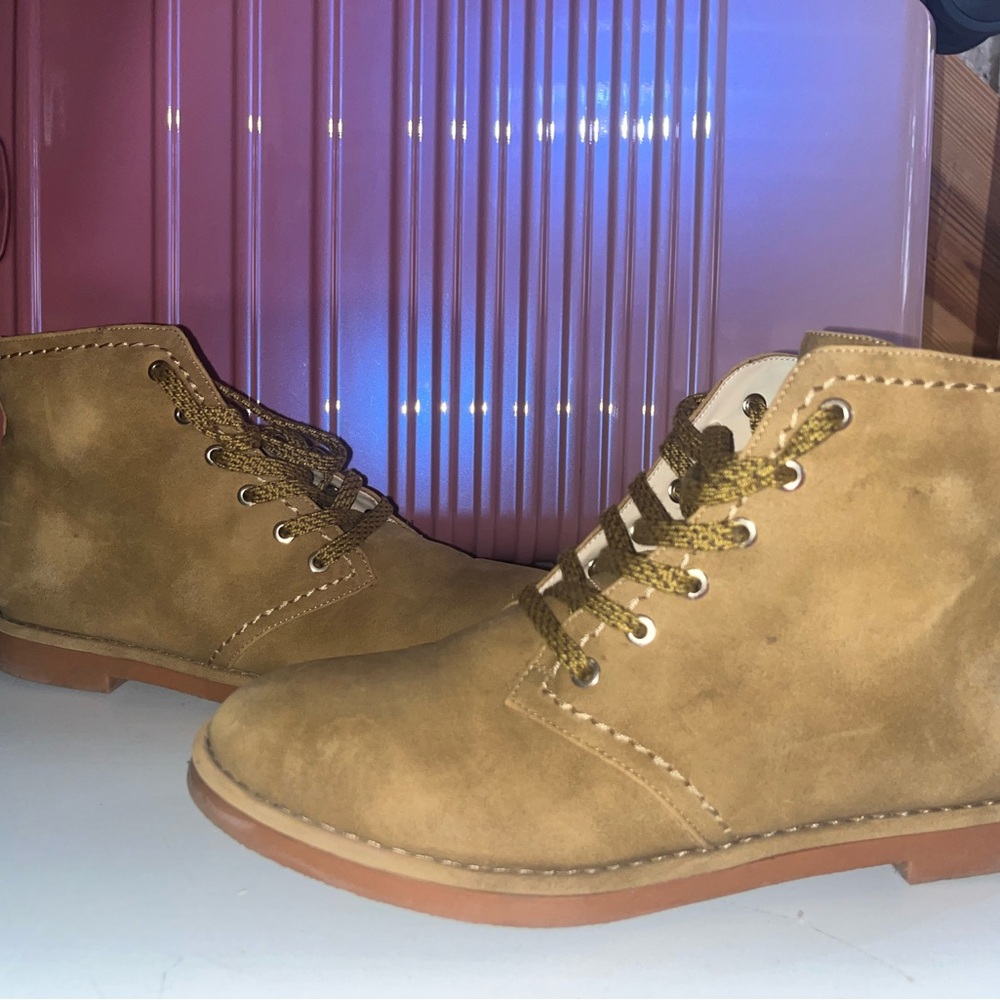 American Eagle boots